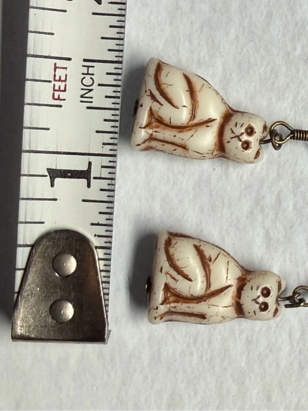 Czech Uranium Custard Glass Kitty Cat Dangle Earrings UV reactive